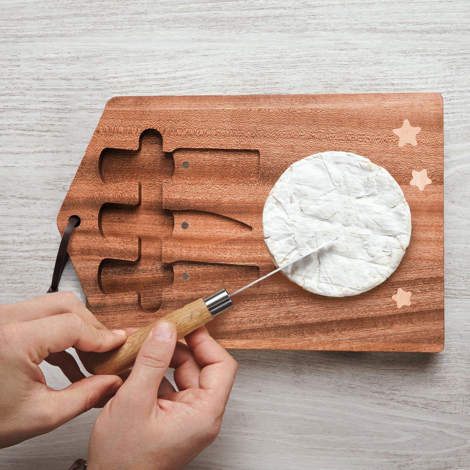 Wooden Cheese Knife Set with Starry Cutting Board – Perfect Gift for Kids & Families
