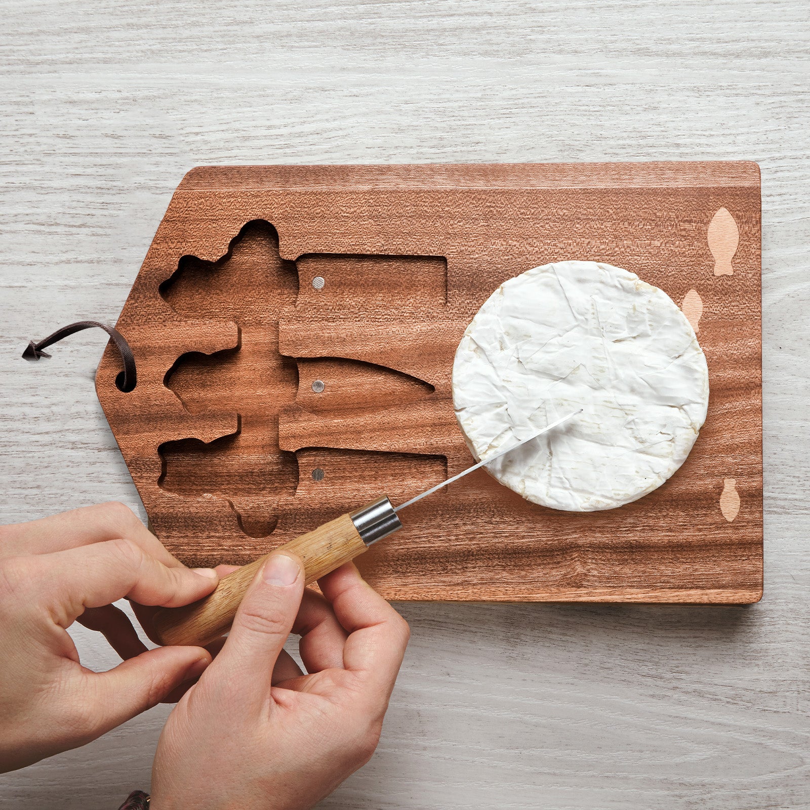 Wooden Cat-Themed Cheese Knife Set – Adorable Cat Design on Cutting Board – Perfect Gift for Cat Lovers