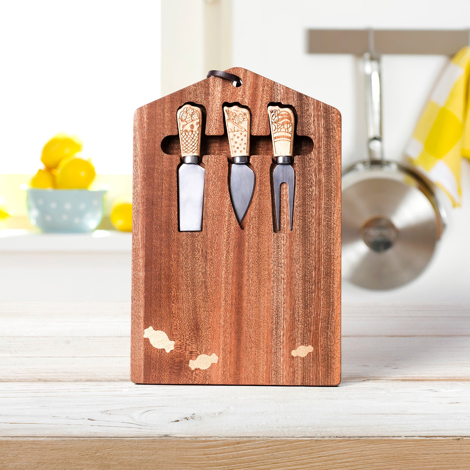 Wooden Cheese Knife Set with Candy-Themed Cutting Board – Fun Gift for Kids & Families