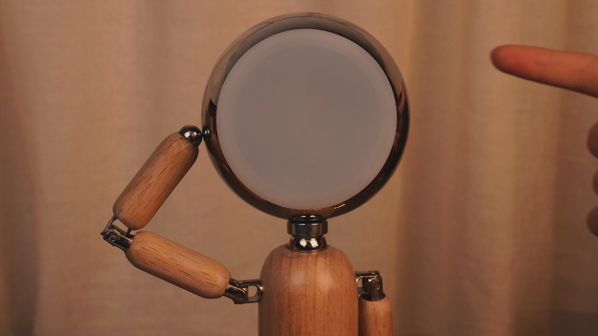 Wooden astronaut lamp - Magical Floating Spaceman with Magnetic Fun